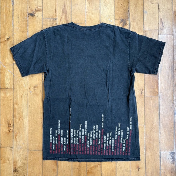 Red (Taylor’s Version) Taylor Swift Charcoal Graphic Tee - Picture 4 of 4